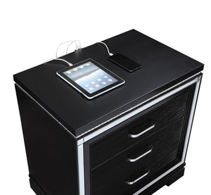 Eleanor Rectangular 3-drawer Nightstand (Silver/Black)
