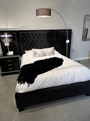Gale Upholstered Bed (Black)