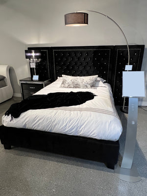 Gale Upholstered Bed (Black)