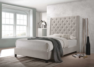 Chantilly Fabric Upholstered bed with Nailheads (Khaki)