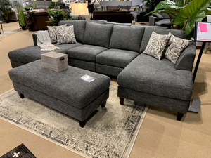 Lowry Chenille Sectional with Ottoman (Grey)