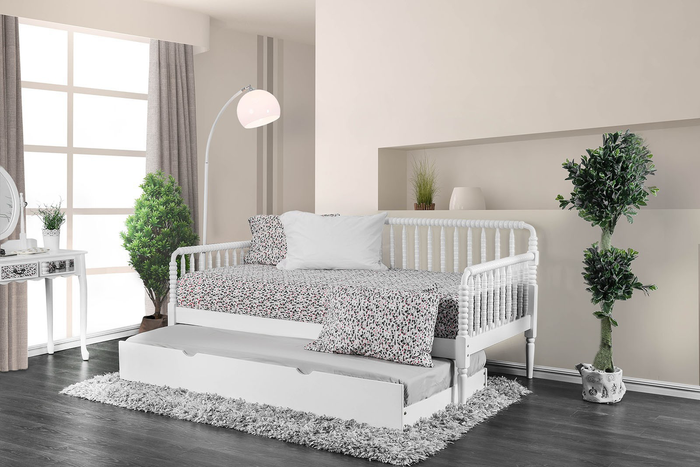 White Jenny Lind Day Bed