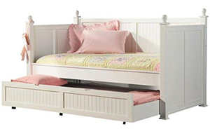 Whimsical Daybed With Trundle In White