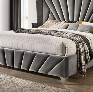 Carissa Nailhead Trim Bed (Grey)